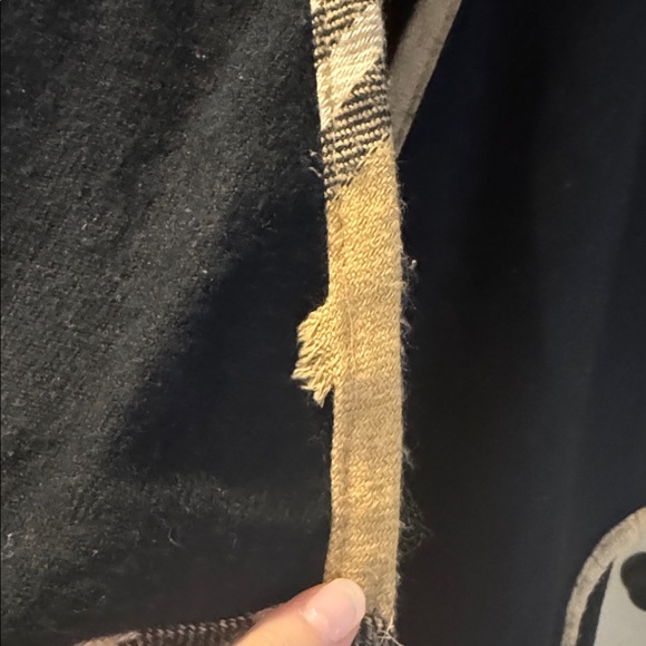 Black Cape with Tan Red White Black Trim - Picture 4 of 4